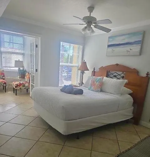 Steps To Beach-heated Pool-dock & Putting Clearwater Beach