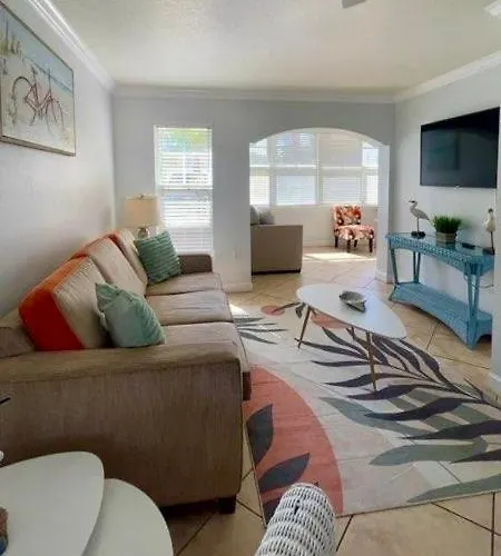 Steps To Beach-heated Pool-dock & Putting Apartment *