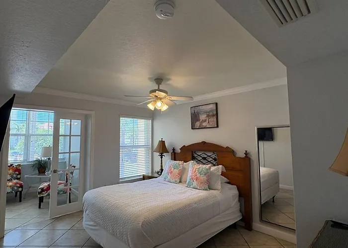 Apartment Steps To Beach-heated Pool-dock & Putting Clearwater Beach