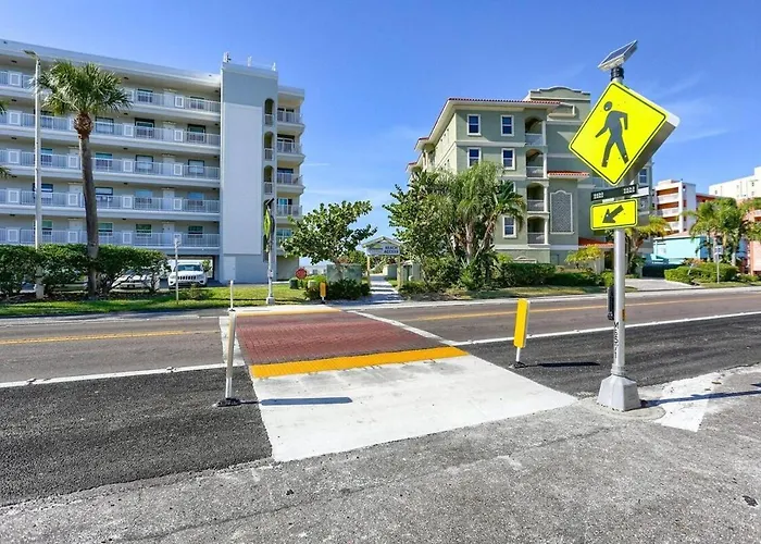 Apartment Steps To Beach-heated Pool-dock & Putting *