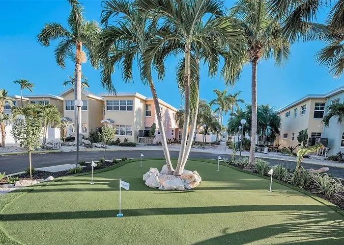 Apartment Steps To Beach-heated Pool-dock & Putting *