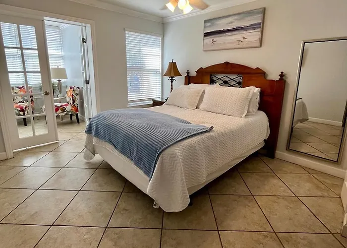 Steps To Beach-heated Pool-dock & Putting Clearwater Beach