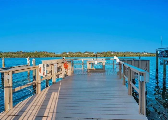 Apartment Steps To Beach-heated Pool-dock & Putting *